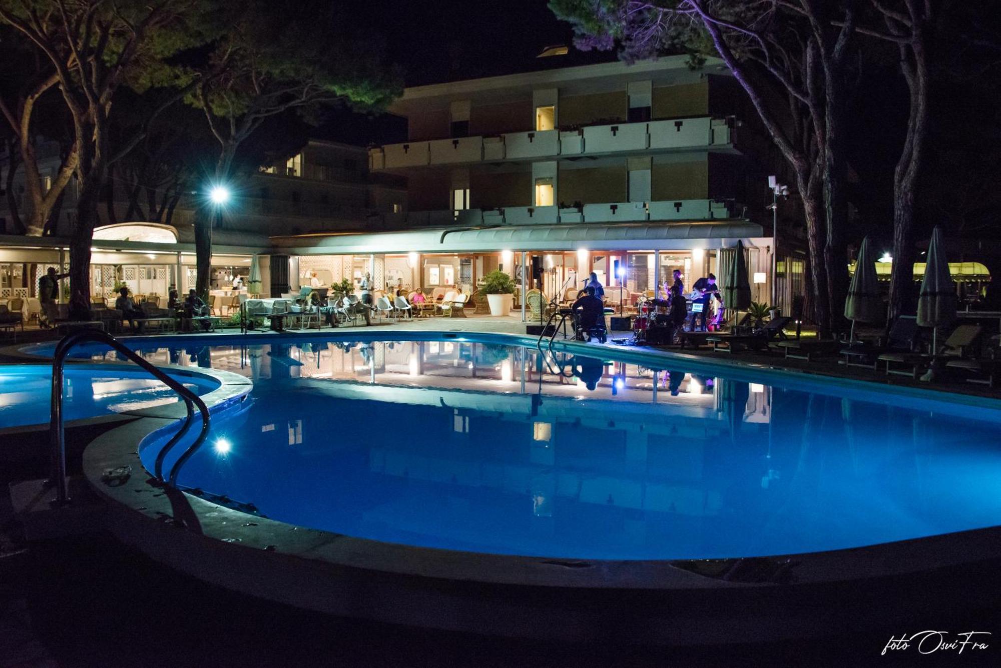 Hotel Negresco Lido di Jesolo Exterior photo