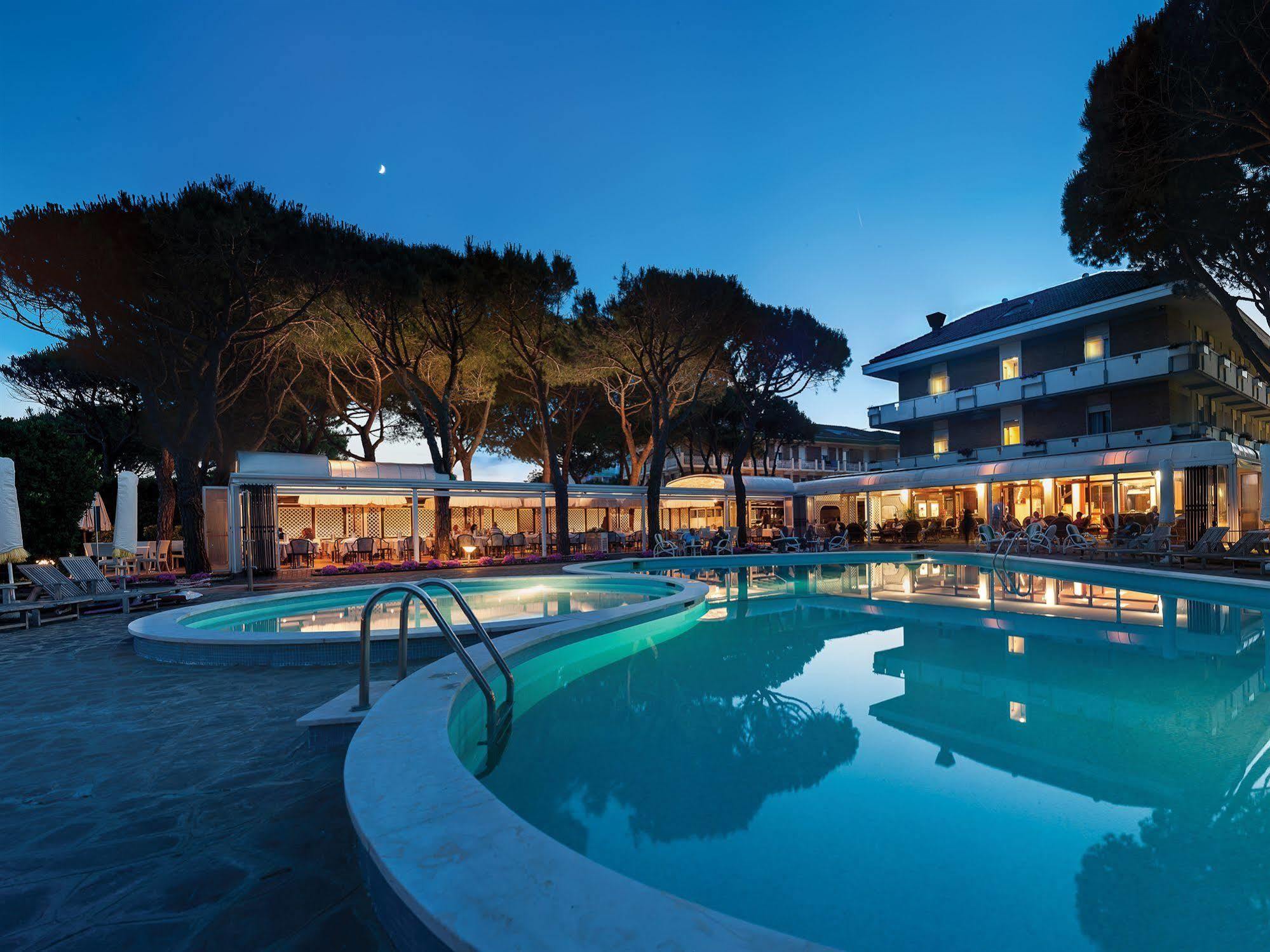 Hotel Negresco Lido di Jesolo Exterior photo